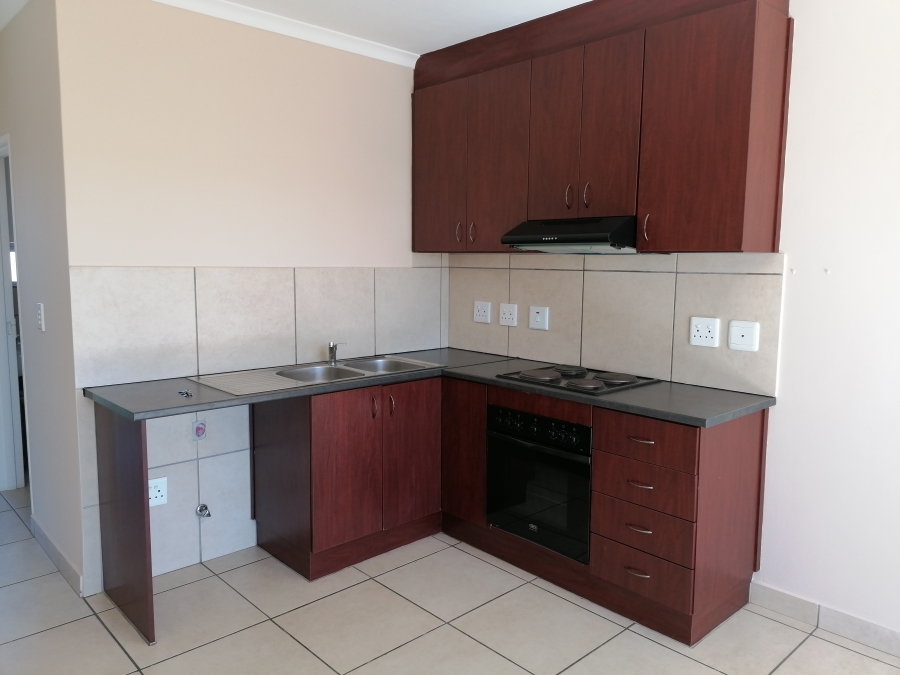 To Let 2 Bedroom Property for Rent in Buh Rein Estate Western Cape